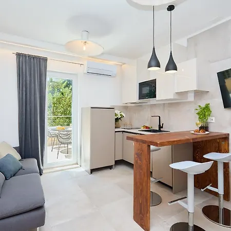 Hedera Estate, Hedera A41 دوبروفينك