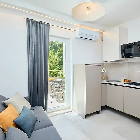 Hedera Estate, Hedera A41 *