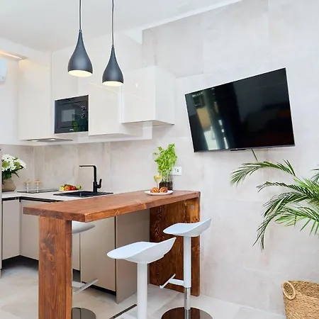 Hedera Estate, Hedera A41 *