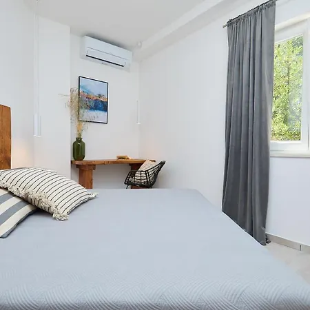 Hedera Estate, Hedera A41