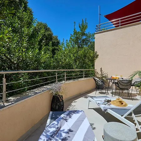 Hedera Estate, Hedera A41 *