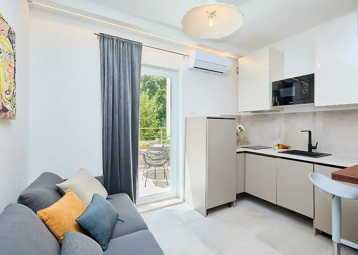 Hedera Estate, Hedera A41 *